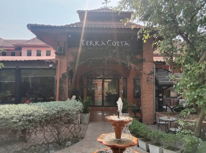 Terracotta restaurant & bike stop cafe entrance