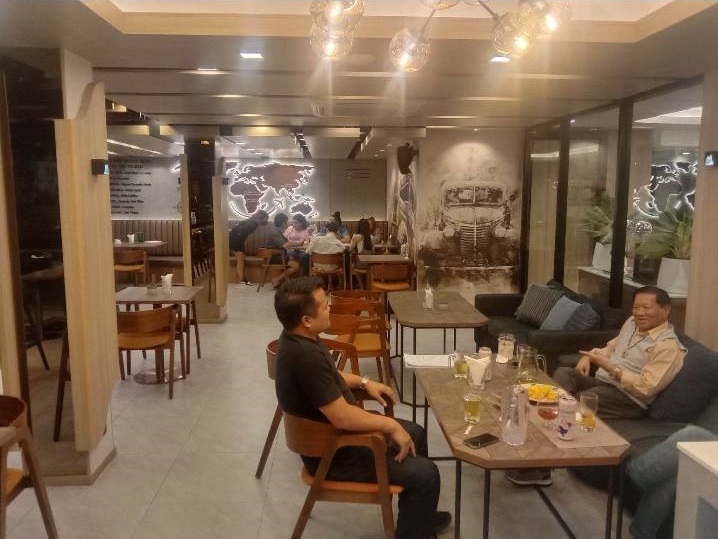 M space Cafe & Bistro bistro