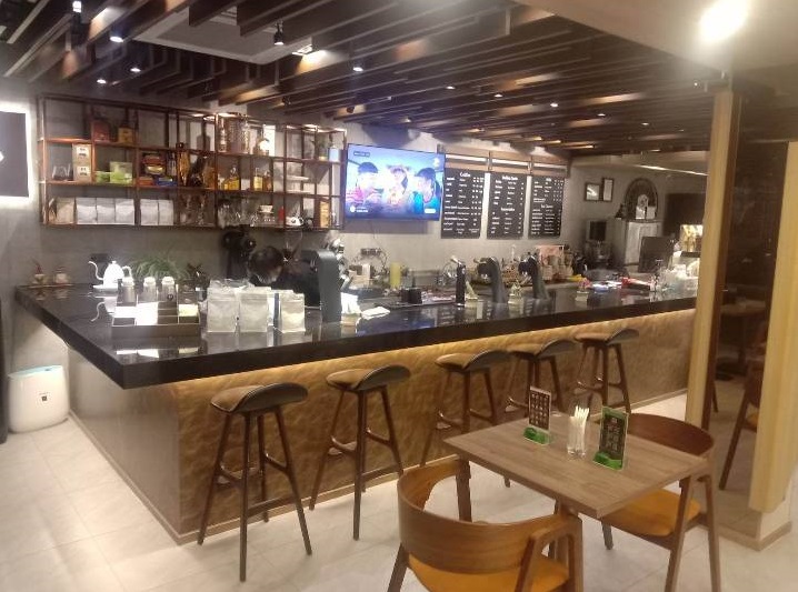 M space Cafe & Bistro bar