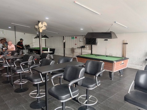 4 X bar seats