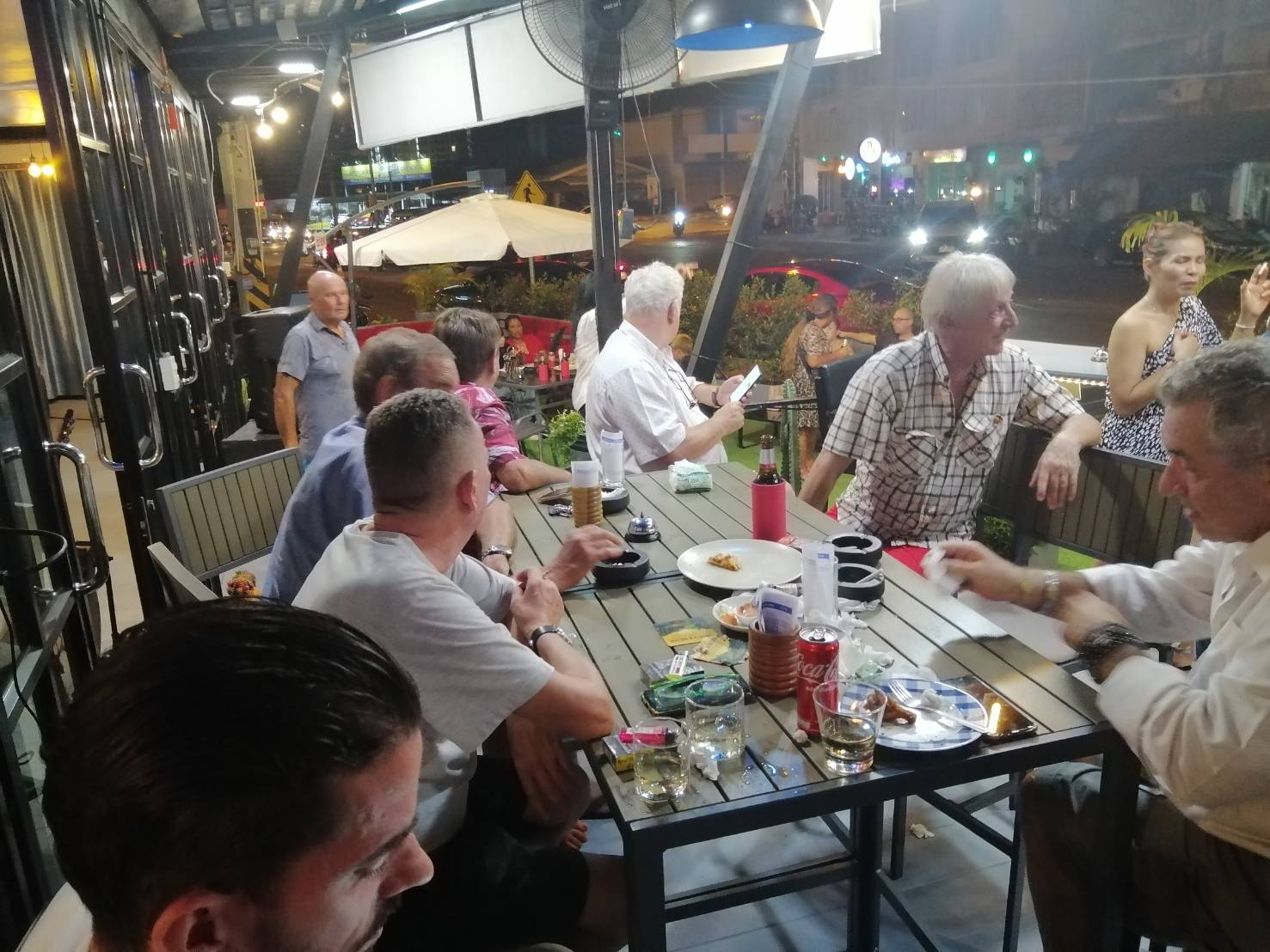 Le Saint-Tropez jomtien pattaya  crowdy