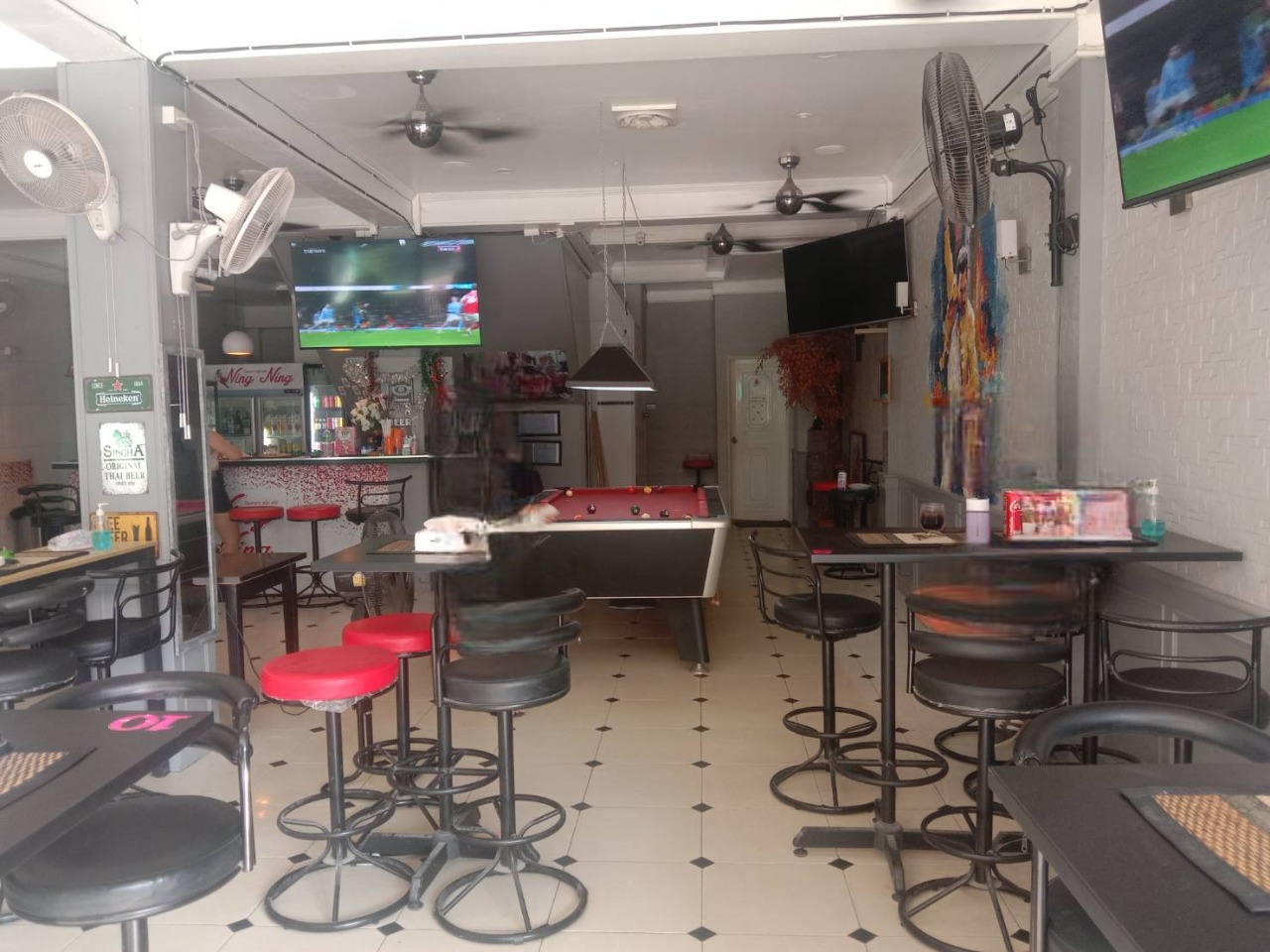 ning ning restaurant bar in jomtien thrappaya road