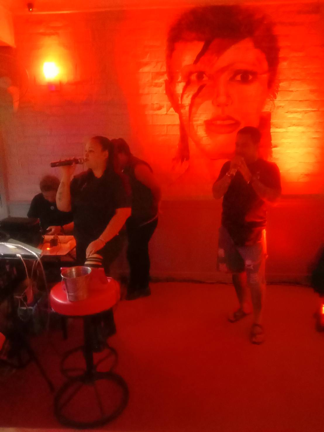 ning ning restaurant bar in jomtien, evening atmosphere