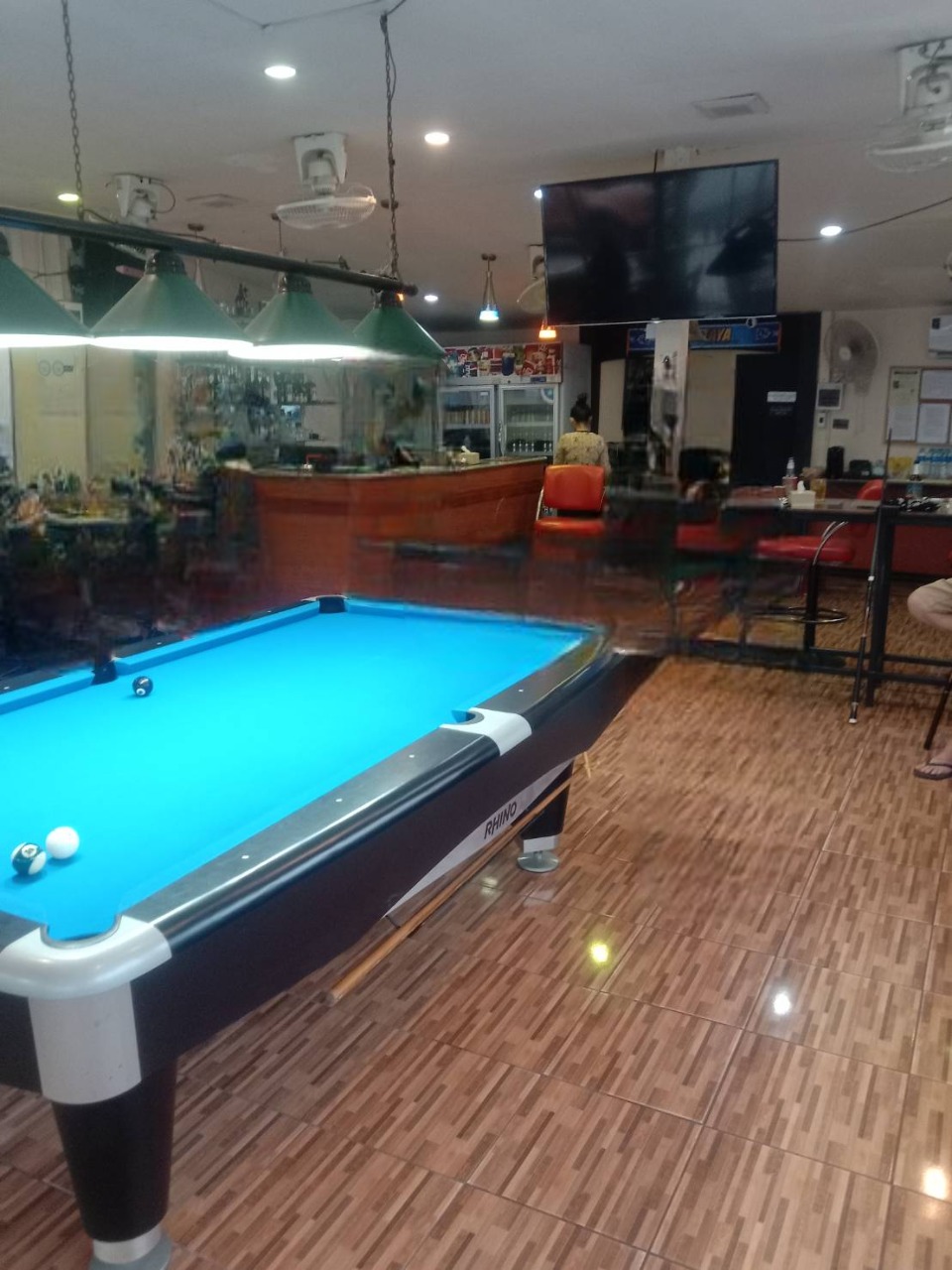 sabine's pool billiart bar in jomtien, pool table