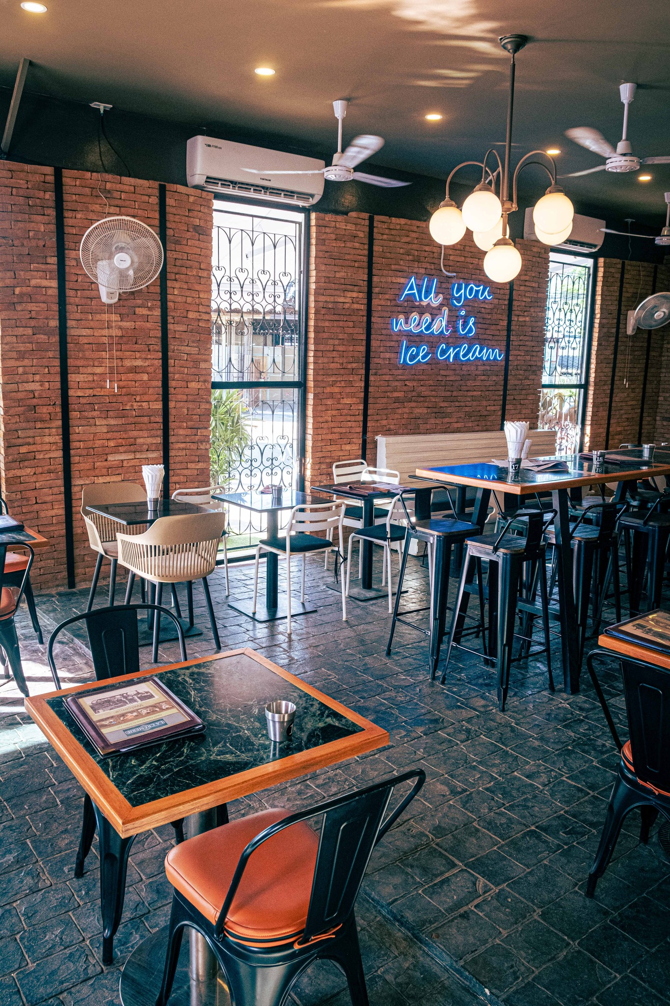 La Crèmerie, ice cream parlour in Pattaya, tea-room