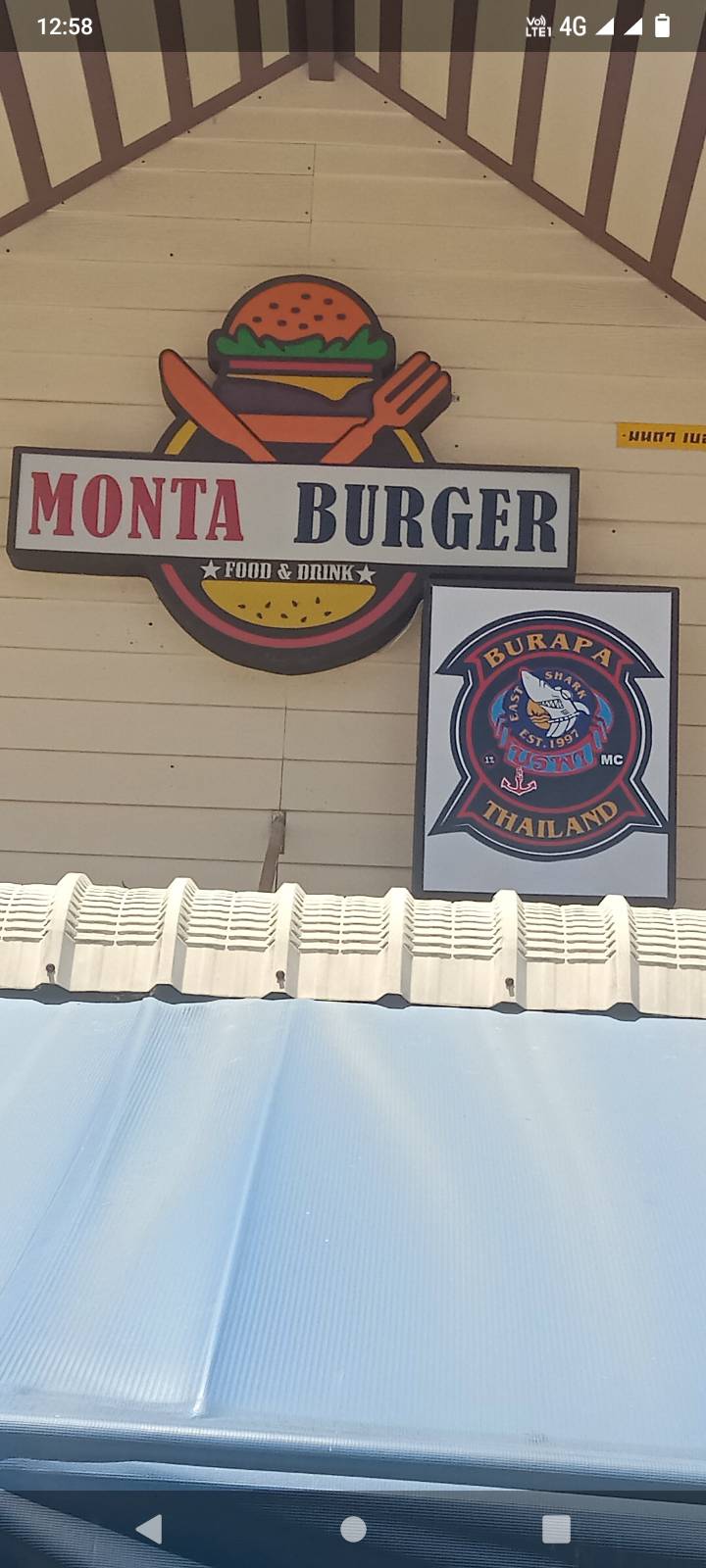 monta burger, rhompo jomtien pattaya, logo and sign