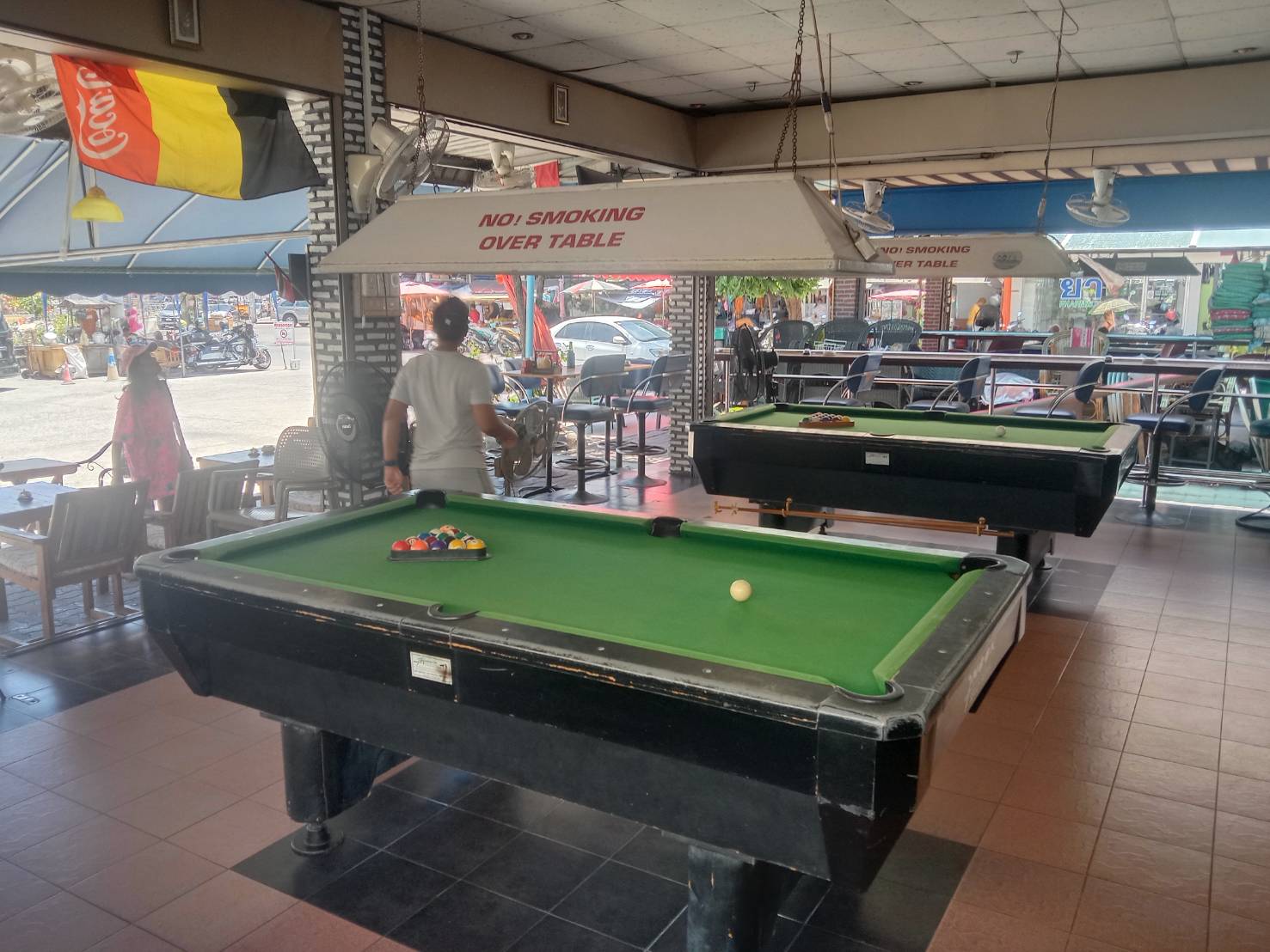 monta burger, rhompo jomtien pattaya, pool billiart