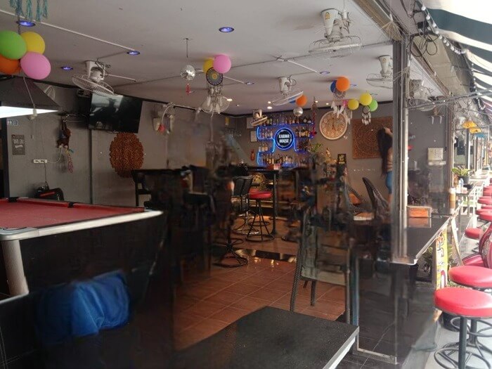 Nine Star Bar and Restaurant Jomtien, soi grand, near the beach, indoor view