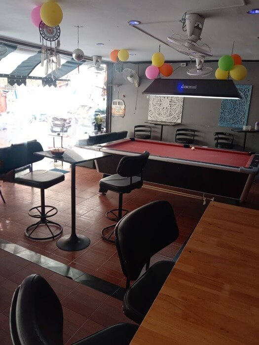 Nine Star Bar and Restaurant Jomtien, soi grand, near the beach, pool billiart table