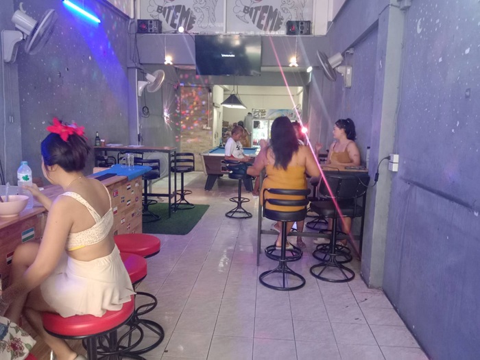 Nine Star Bar and Restaurant Pattaya, Lengkee-3the road, hostesses