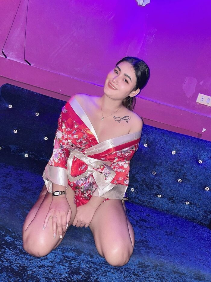 Sin Club for gentlemen in Pattaya, soi bongkoch, girl in kimono