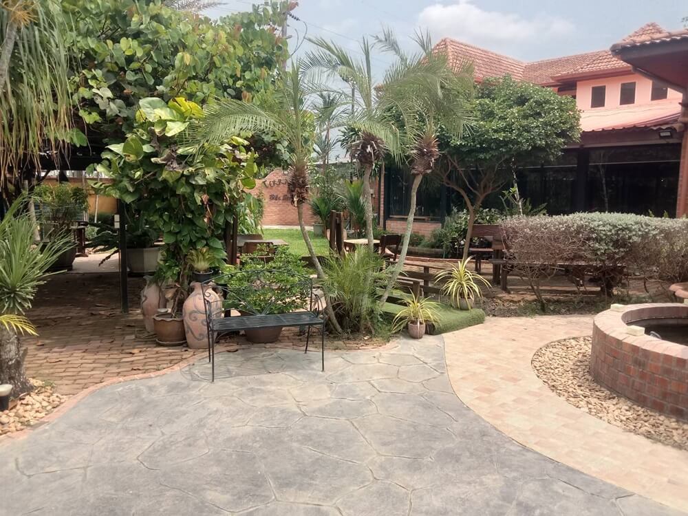 Terracotta restaurant & bike stop cafe in Pattaya,  sidewalks in the garden