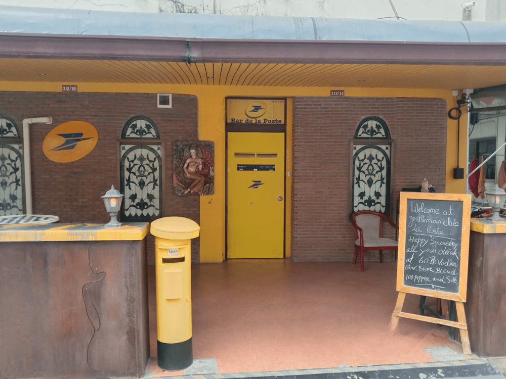 Bar, club, La Poste, soi Lengkee Pattaya, outdoor income