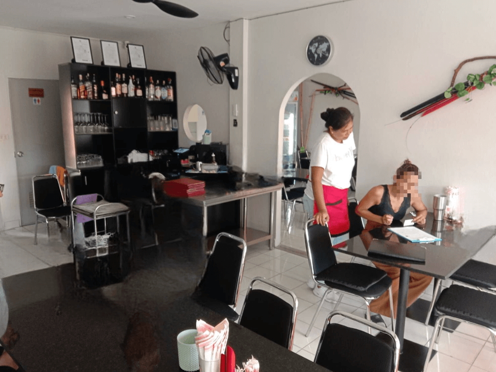 Oun.S cafe shop & drink, Pattaya, the bar