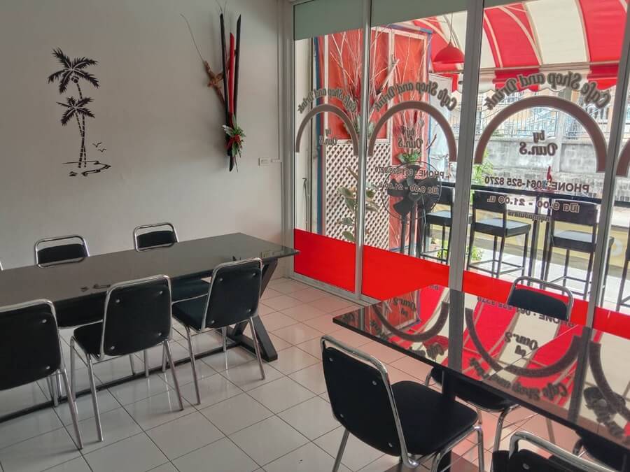 Oun.S cafe shop & drink, Pattaya, Soi countryroad, view inside the cafe