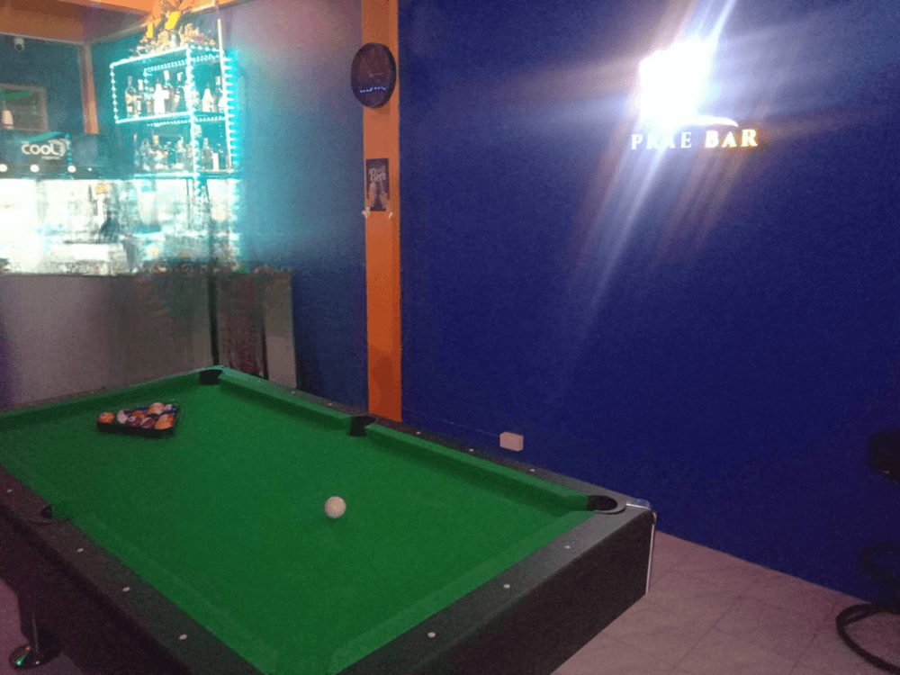 Pråe Bår Darkside Pattaya, the pool billiart table