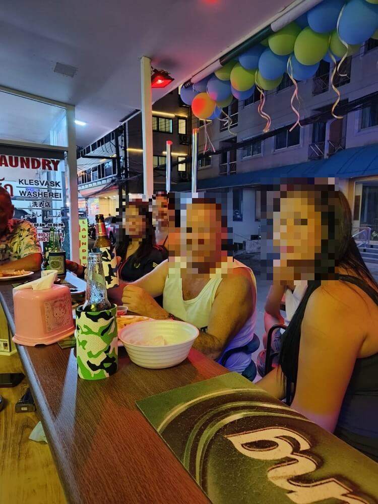 The 145 Bar, Pattaya beach road,  enyoing people