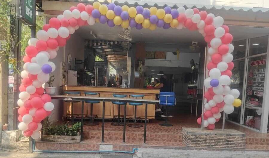The 145 Bar, Pattaya beach road, main entranche decorated with colorfull balloons