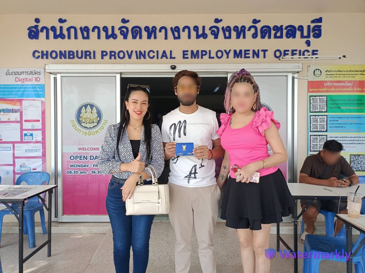 Nicesmile, Bongkoch, Pattaya, Service center, process visas for custumer