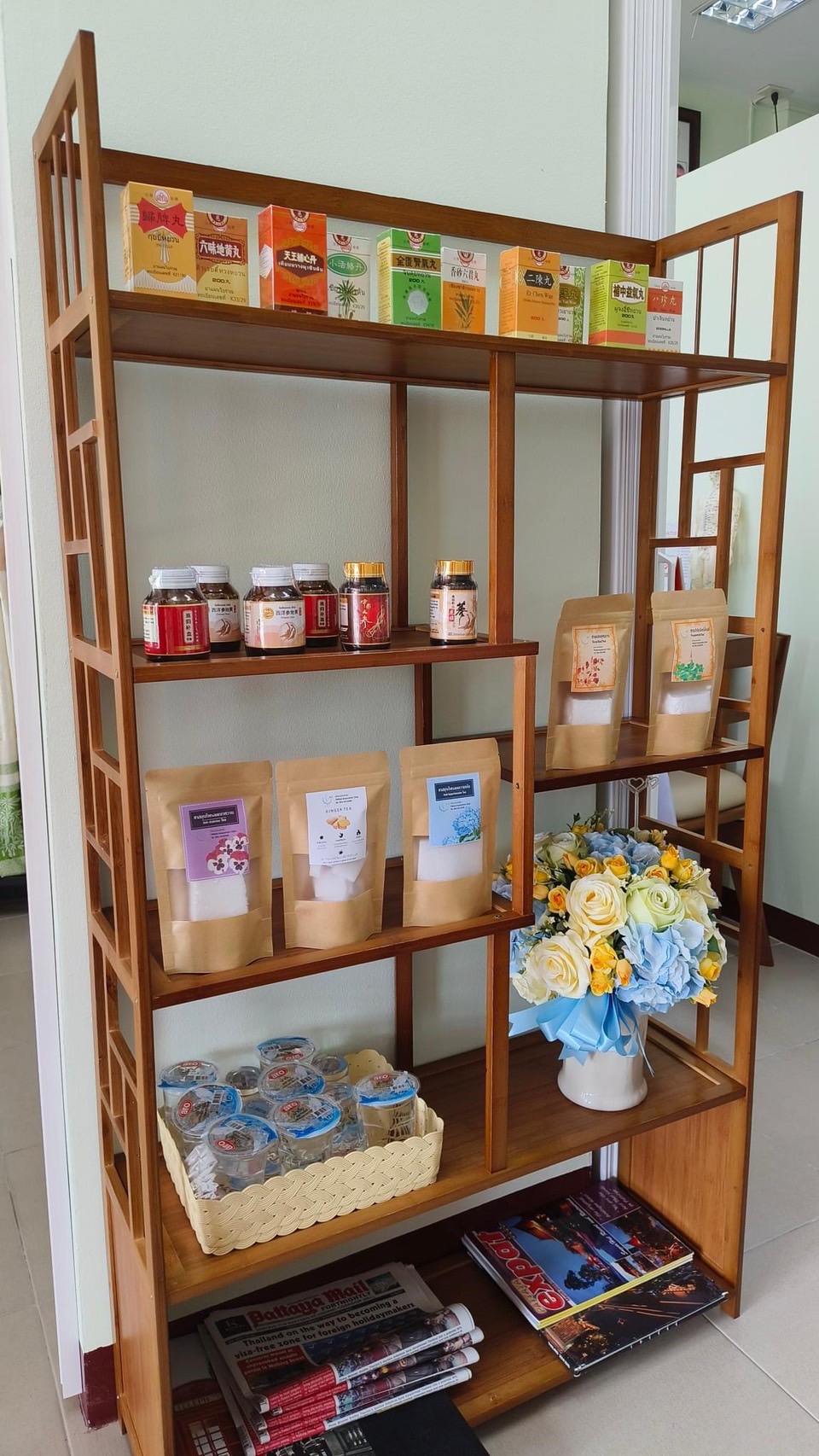 Pattaya Acupuncture Clinic, Rompho, Pattaya, selling chinese medicine