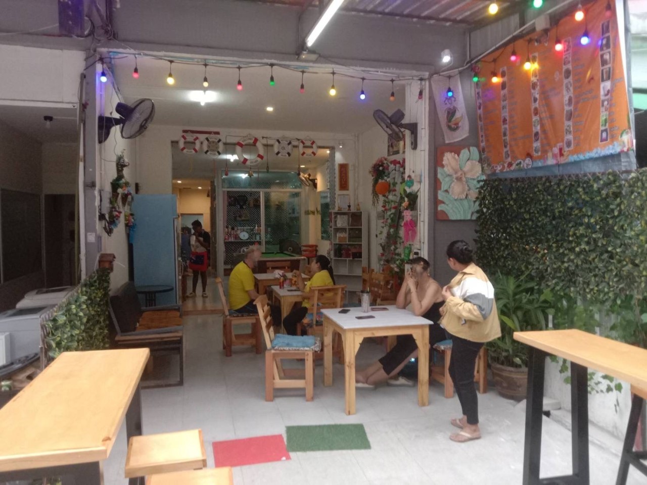 B&J Bar, Food and Drink, Jomtian beach, Pattaya, inside the bar