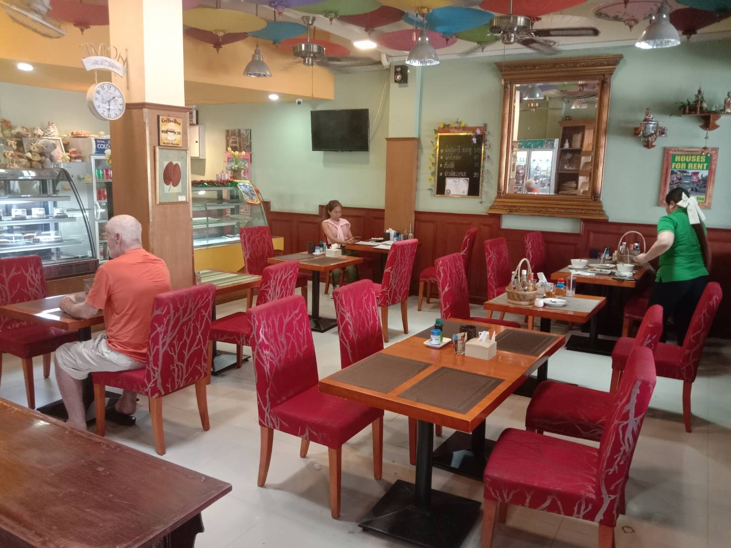 Holland Tulip Bakery, Siam Country Club, Pattaya, dinning table in a restaurant