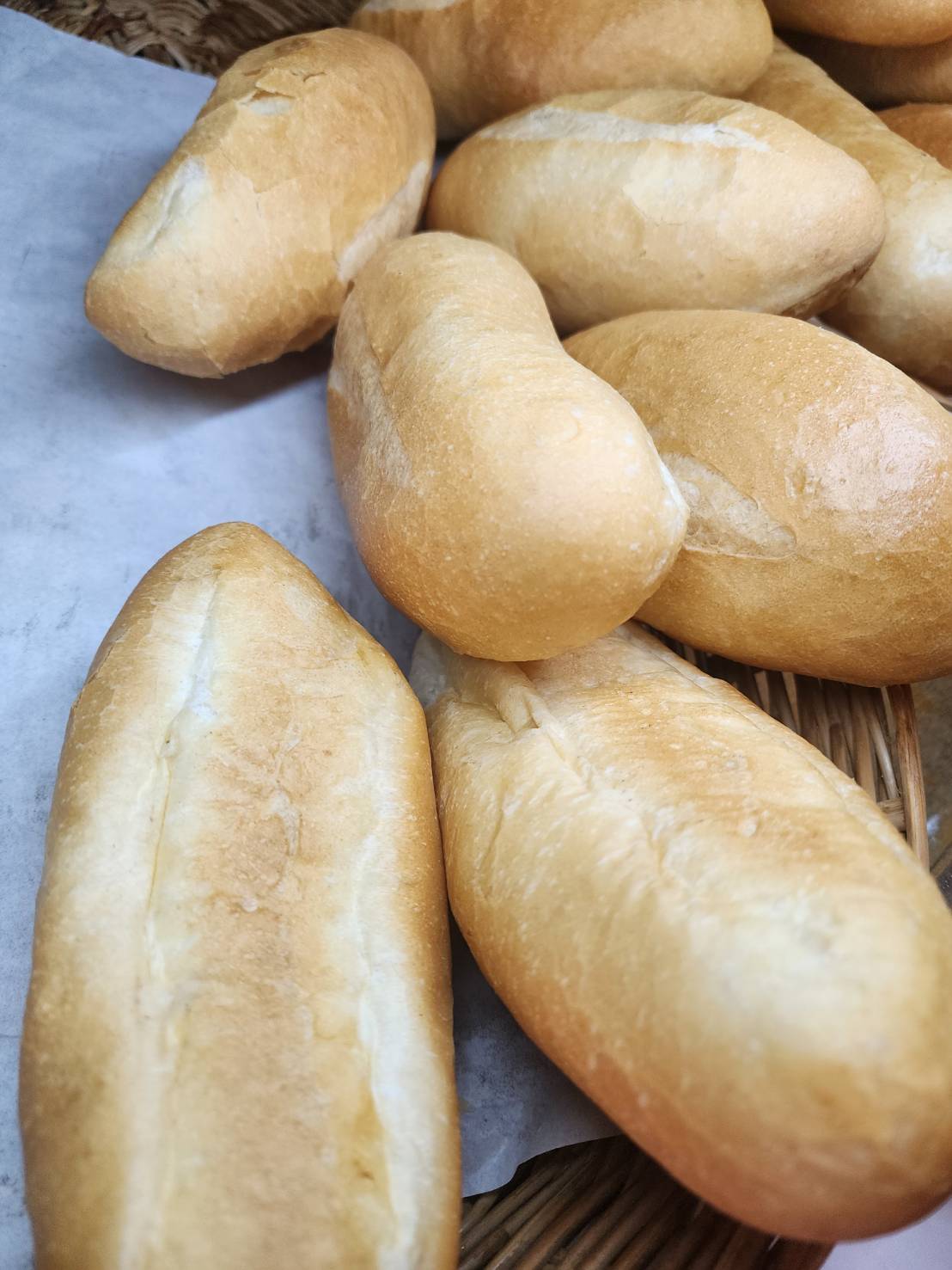 Holland Tulip Bakery, Siam Country Club, Pattaya, long sandwich rolls