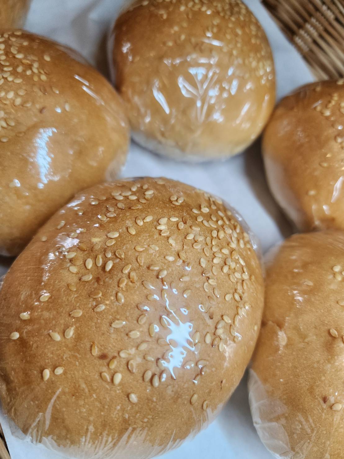 Holland Tulip Bakery, Siam Country Club, Pattaya, sesam bread rolls