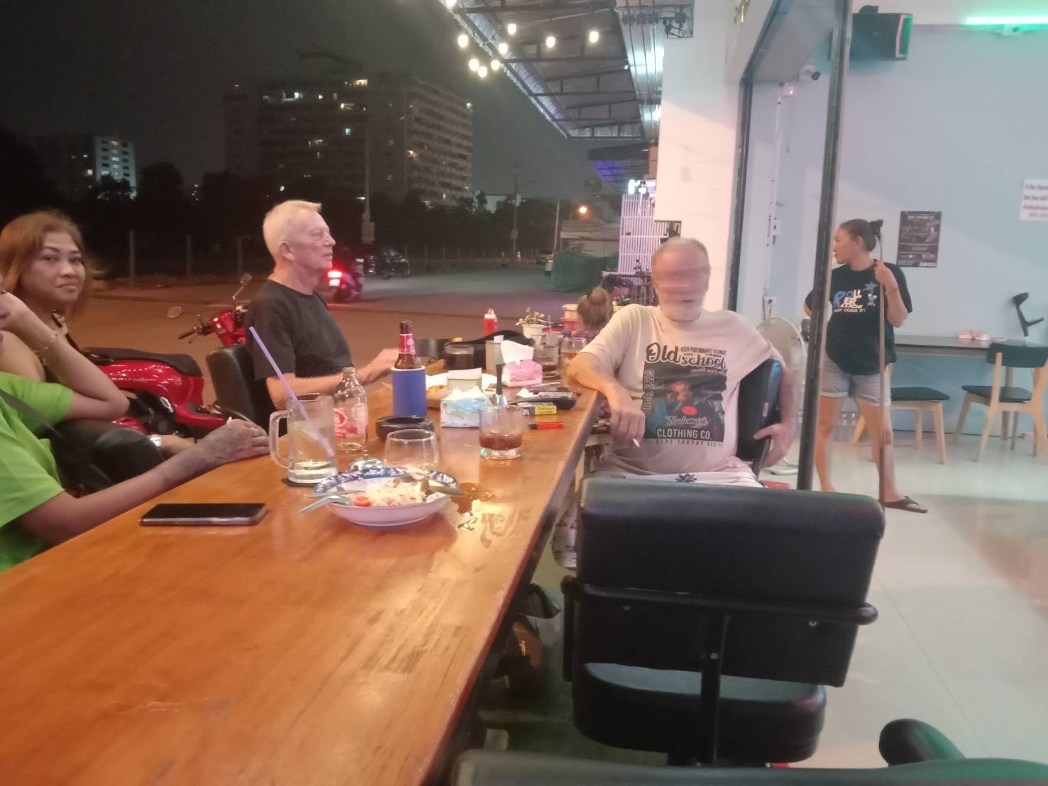 ANDY'S BAR, Soi Bongkoch 8, Pattaya, front table