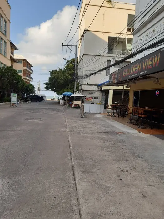 Golden view, guesthouse, restaurant and bar in Jomtien Pattaya, treetview