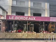 Reastaurant Bordeaux in pattaya Thai, frontside, main entrance